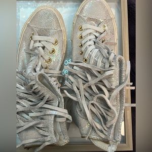 Rare converse woman’s size 9